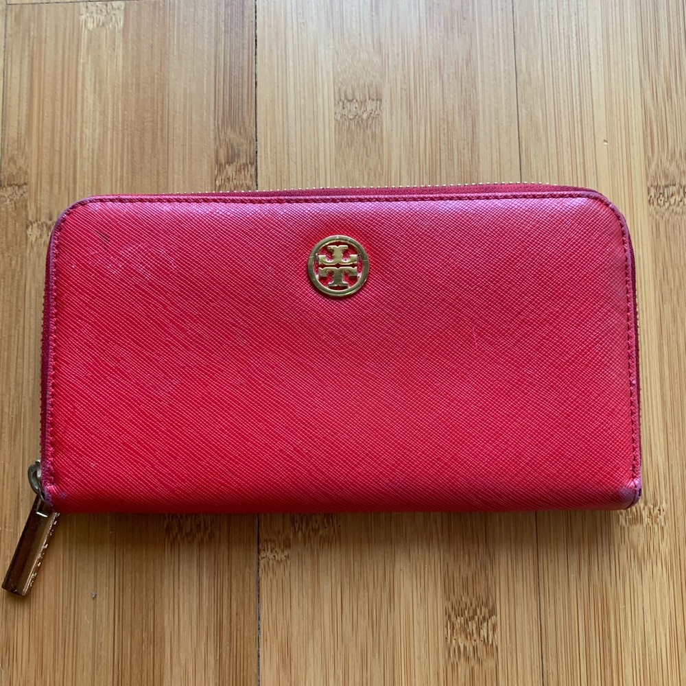 Tory Burch Zippered Wallet